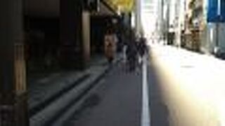 銀座１丁目から銀座４丁目まで南北に通る道　