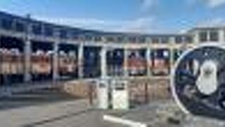 数少ない現存する扇形機関車庫