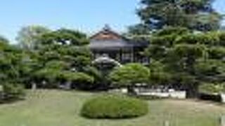 木造ならではの設えがとても美しい