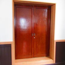 旧郵便局金庫の扉