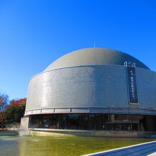 世界最大級のプラネタリウムホール