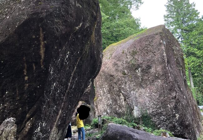 金山巨石群(岩屋岩蔭遺跡)