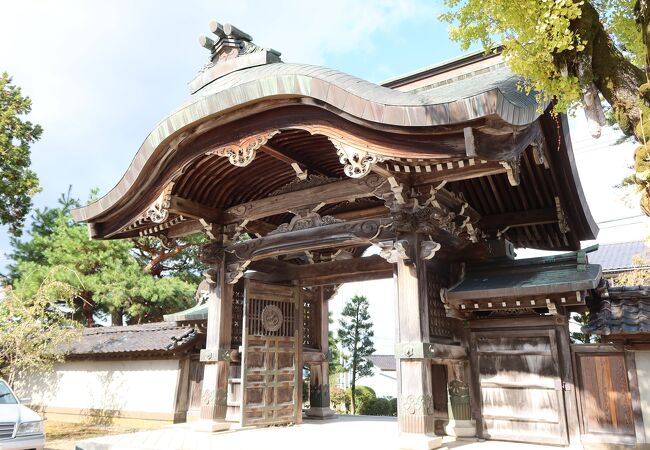 本願寺井波別院