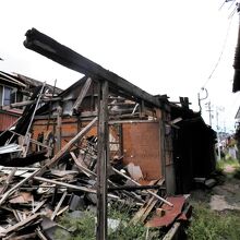 廃墟化するバラック建築…