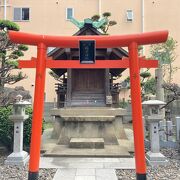 小さな境内の神社