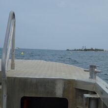 ボートからカナール島が