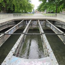 …通りながら、その構造が見られます。