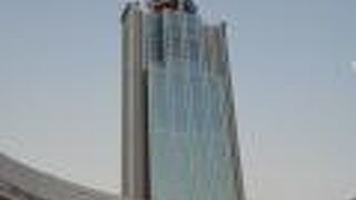 大阪南港にある超高層ビル