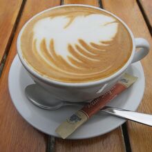 注文は結局カフェラテだけになりましたが、おいしかったです。