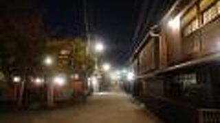 新規オープンしたパティスリーの姿も