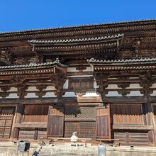 東寺の本堂「金堂」です