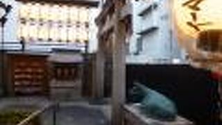 小さいながらも存在感のある神社