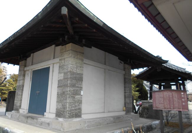 立派な浄土宗寺院