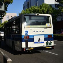 市内を走る宮崎交通のバス