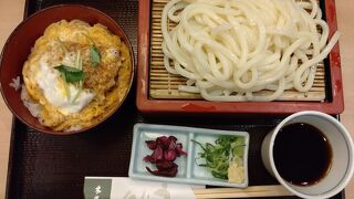 羽田空港内のうどん屋さん