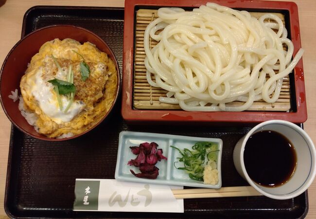 羽田空港内のうどん屋さん