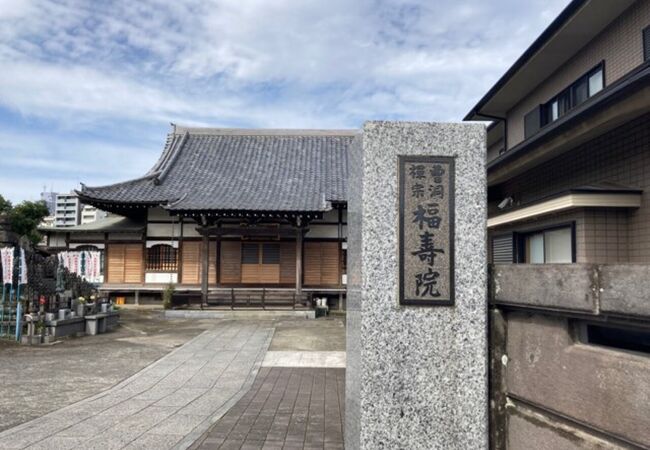 高円寺の寺町の中のお寺