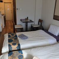 広いベッドが二つ