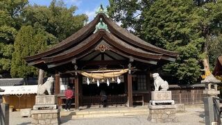 歴史のある建築物が見られます。