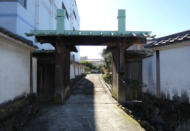 目黒川沿いに建つ日蓮宗寺院