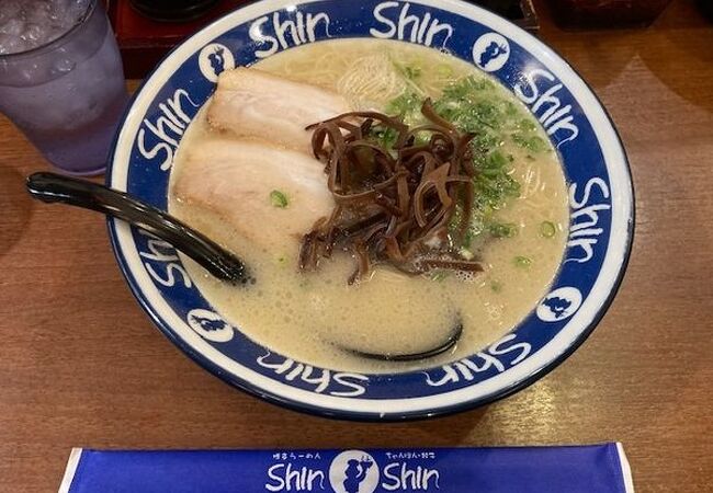 万人受けする博多ラーメン