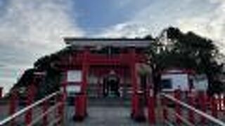 釜蓋のモチーフが随所に見られます