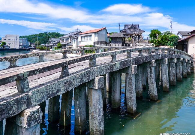 日本百名橋や国指定重要文化財にも選定されている有名な石橋