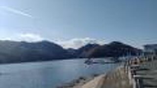 平日は駐車場が無料開放しています