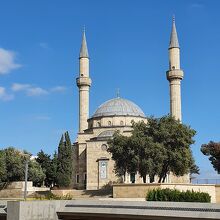 Mosque of the Martyrs  殉教者のモスク  (Baku)