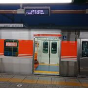 週末の早朝に、金山駅から名古屋駅まで乗車