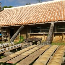 立ち入り禁止の工房も多い