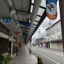 駅からカバンストリートに続くサンストークアベニュー。