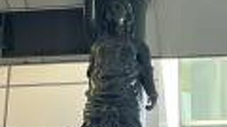 見つけた 神戸元町商店街 女神の像