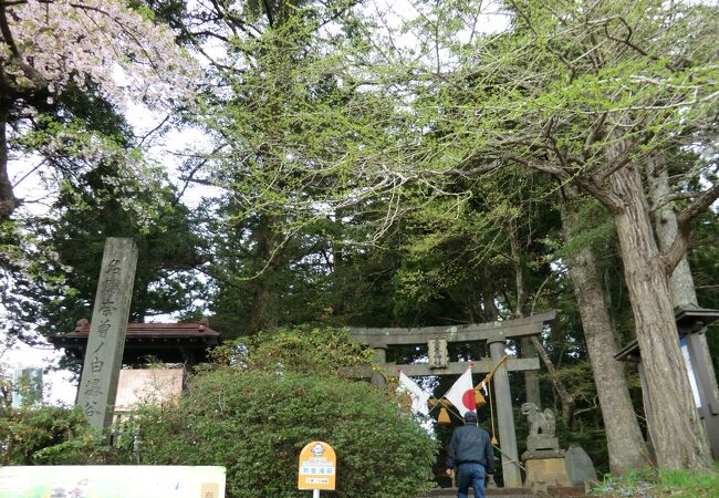 白瀑神社