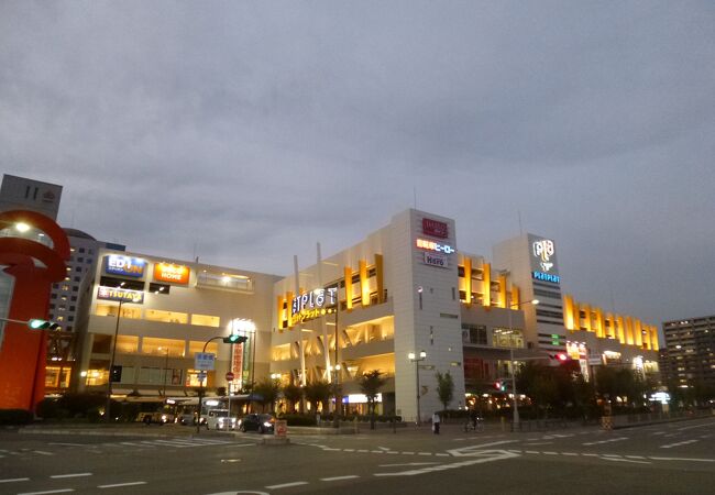 南海電鉄堺駅直結の大きなショッピングモール