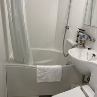 バスルームは狭い