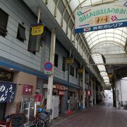 いぶし銀の店が並んでいます