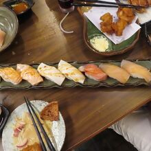 寿司、半分炙り、美味しい