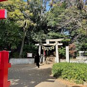 洗足池の近くにある神社