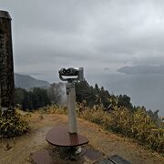 山頂からは琵琶湖と余呉湖が