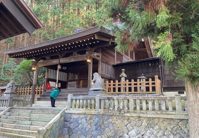 奈良井宿京都側入り口立つ神社