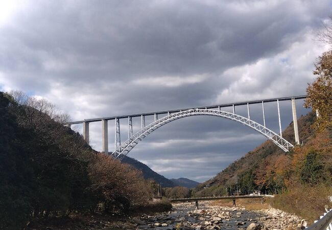 日本一大きなアーチ橋！