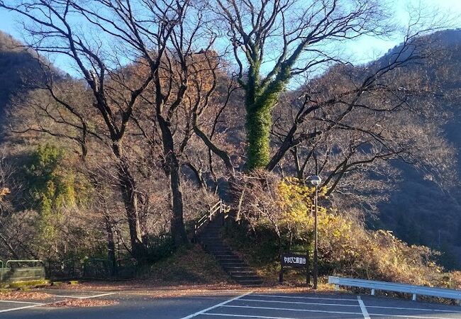 宇奈月のトロッコ駅横にあります