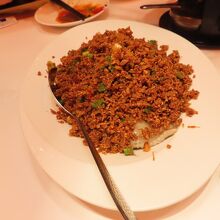 阿婆紅燒肉：白身の魚料理、 上にかかっているのも美味しい