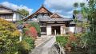 うさぎや猫の日本画が寺宝