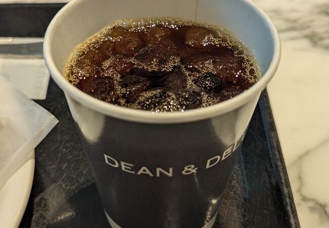 DEAN & DELUCA  CAFES 丸の内