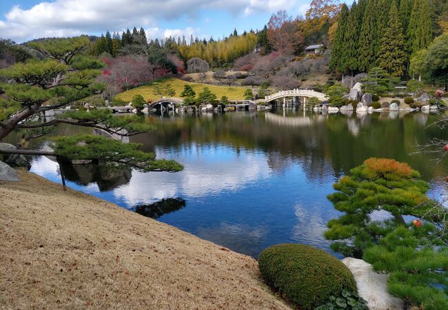 広島の山・里・海の三つの風景を凝縮した回遊式庭園