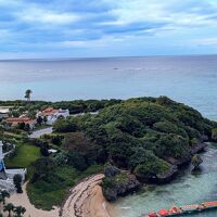曇りがちなお天気でも、お部屋から見える海の色には癒やされます