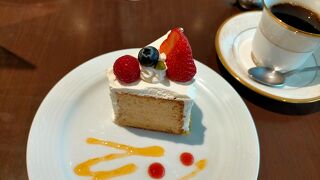 ケーキは意外とリーズナブル