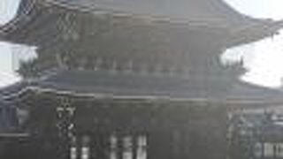 立派すぎる巨大寺院！